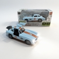 Auto Clásico Die-Cast 1:32 con Luz, Puertas Alas de Gaviota y Retroceso